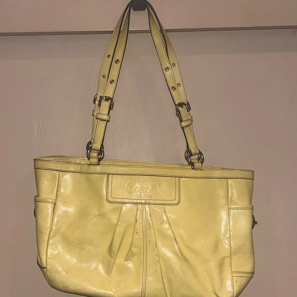 Coach yellow patent leather tote handbag/ preowned OS